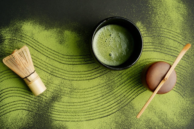 江戸茶寮は茶器の絵付、お茶、お茶菓子が一緒に楽しめるワークショップです。お茶の発展
